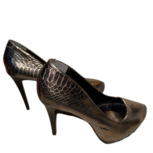 SIMPLY VERA WANG KARINA SILVER PLATFORM STUDDED FAUX SNAKESKIN HEELS NWOB 9M - Picture 4 of 5